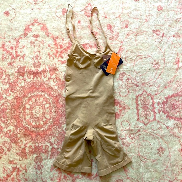 FeelinGirl NWT Shapewear Bodysuit Tummy Control Seamless Sculpting Butt Lifter - Picture 6 of 6